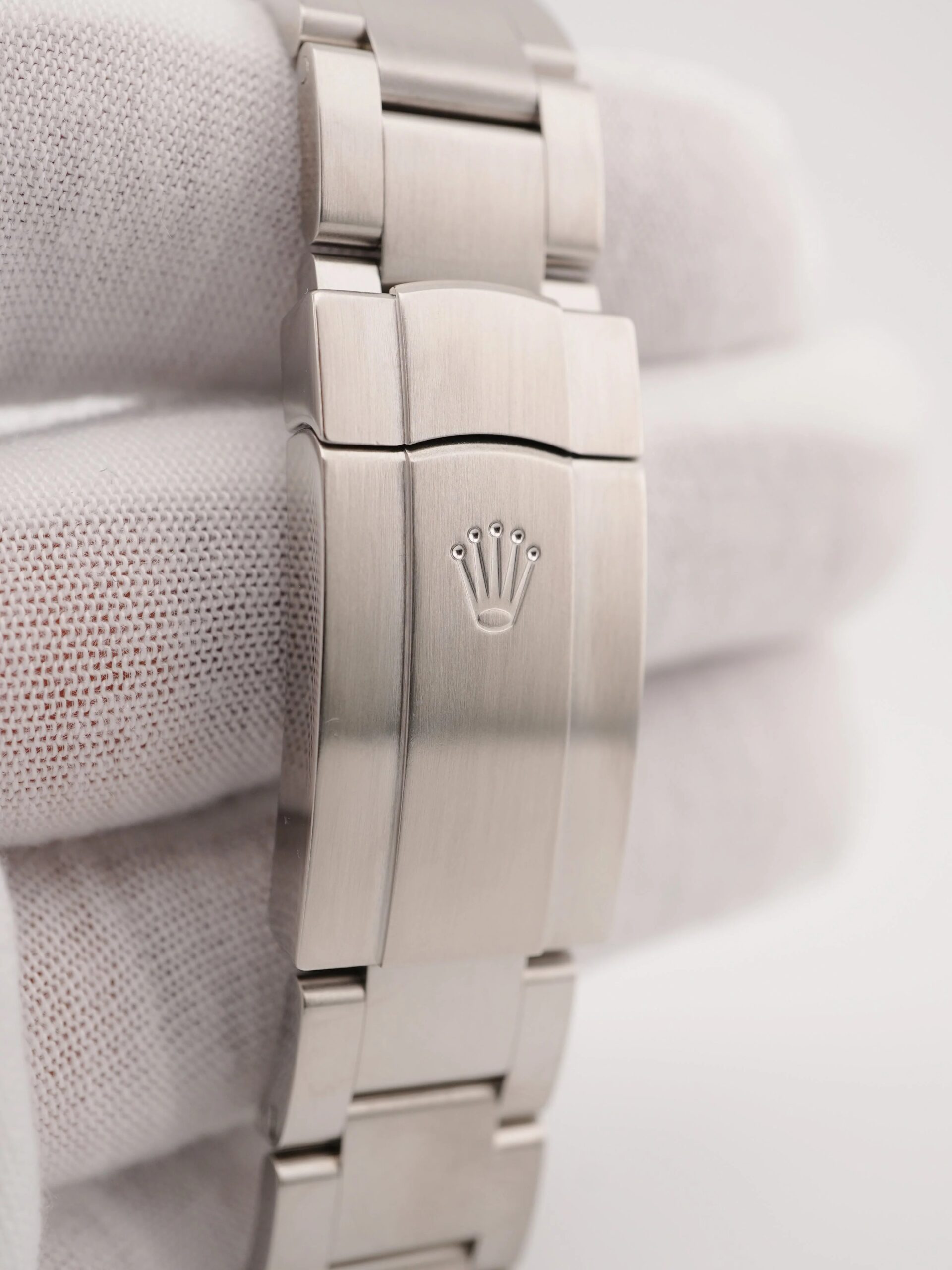 Rolex Oyster Perpetual 39 mm / Dark Rhodium – Oyster – Image 9