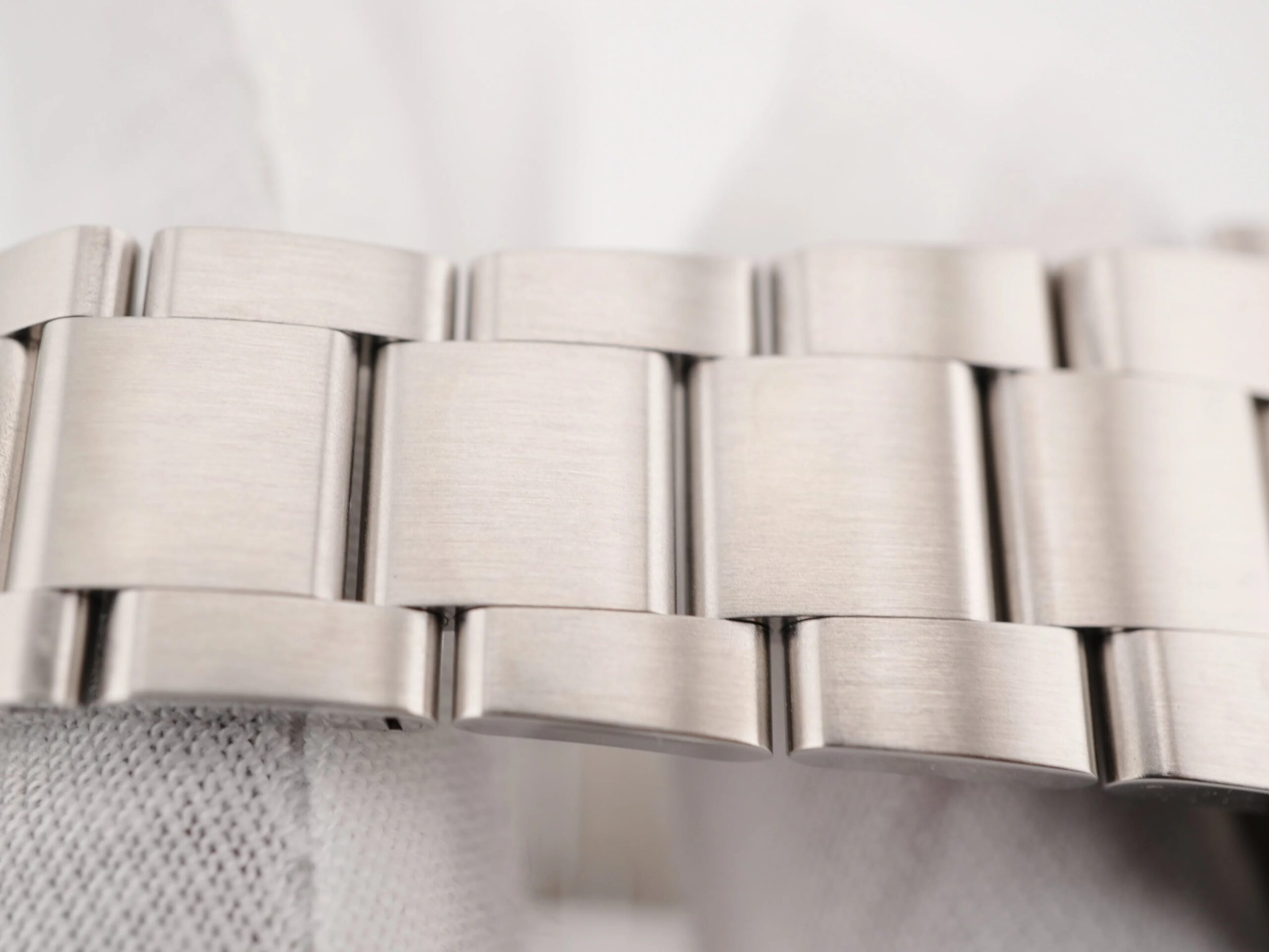 Rolex Oyster Perpetual 39 mm / Dark Rhodium – Oyster – Image 6