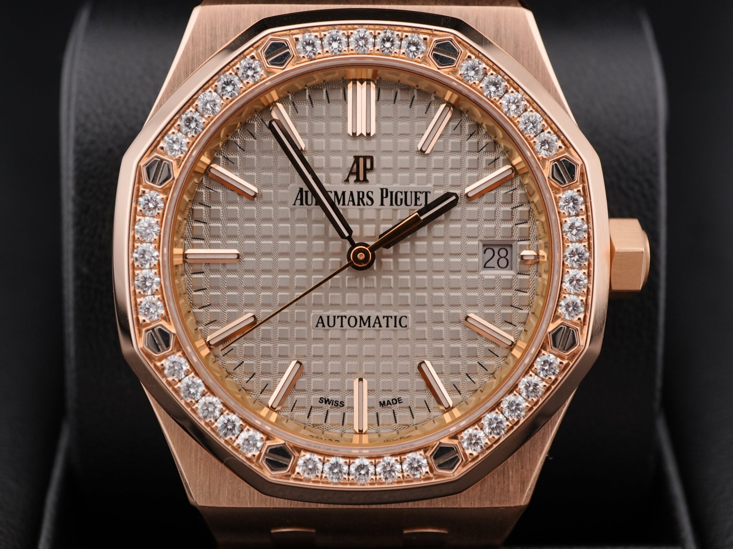 Audemars Piguet Royal Oak 37 mm / Rose Gold Diamond – Image 3