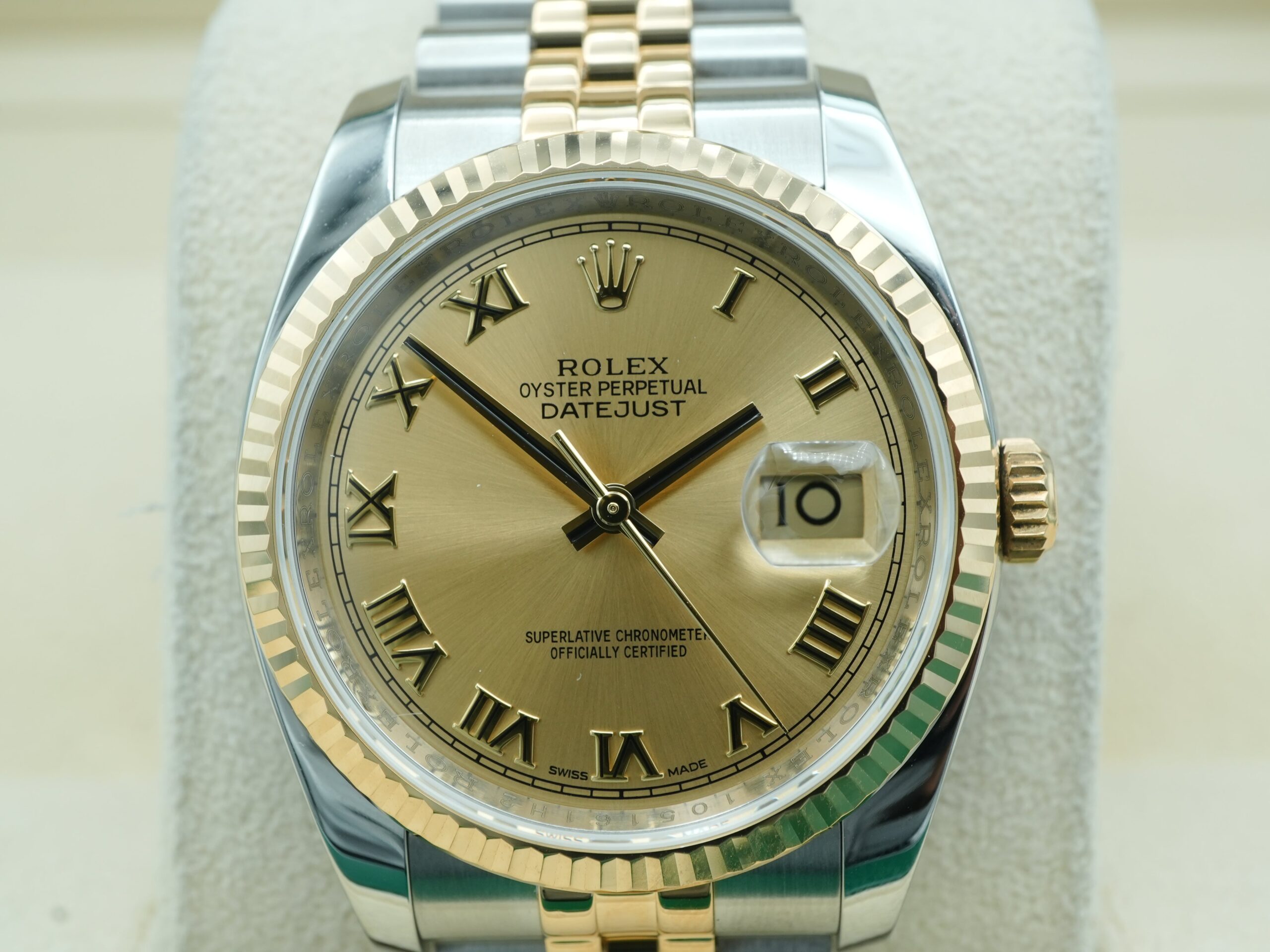 Rolex Datejust 36 mm / Champagne Roman – Jubilee – Image 3